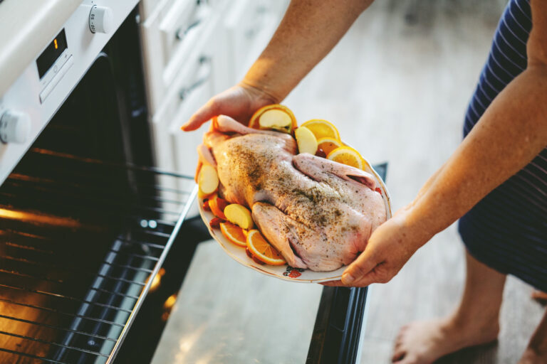 how long does cooked chicken last in the fridge